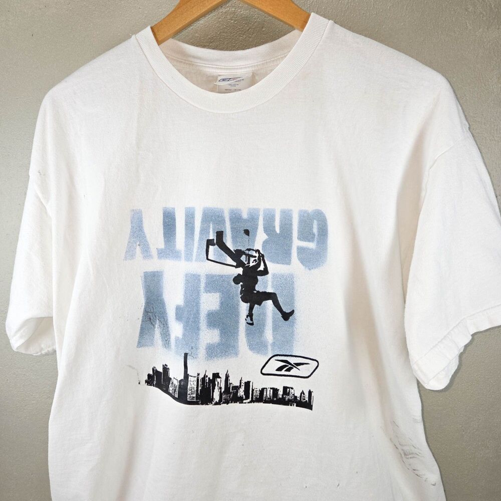 Vintage Y2K Reebok Defy Gravity Basketball City Skyline Graphic Shirt Sz XL